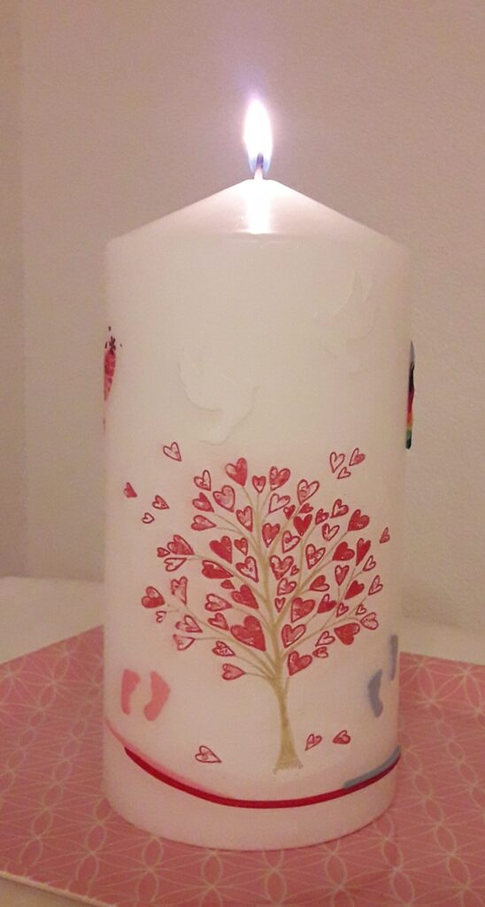 Blessingway-Feier Doula Gisela Kerze hoch Blessingway-Feier Doula Gisela Kerze